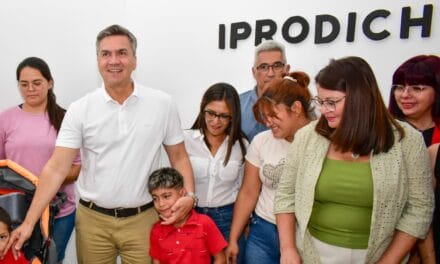 SÁENZ PEÑA: EL GOBERNADOR ZDERO ENTREGÓ AYUDAS TÉCNICAS A PERSONAS CON DISCAPACIDAD: “ES UNA POLÍTICA DE ESTADO GARANTIZAR SU INDEPENDENCIA Y CALIDAD DE VIDA”-ASEGURÓ.